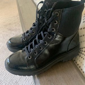 Kenneth Cole reaction boots
